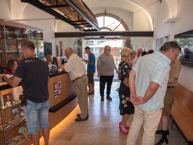 Křest expozice a knihy 10